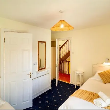 Holiday home White Heather House Town Square
