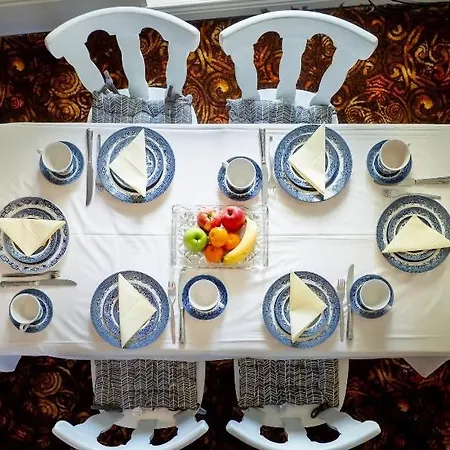 White Heather House Town Square Clifden