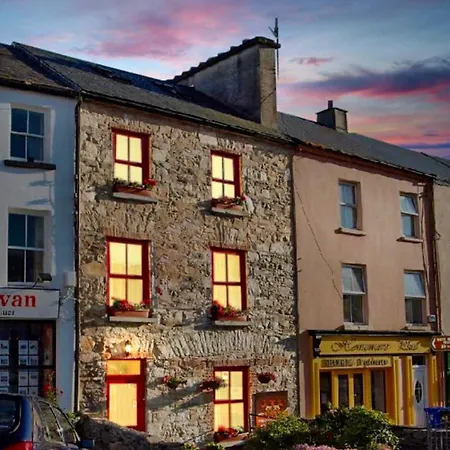White Heather House Town Square Clifden