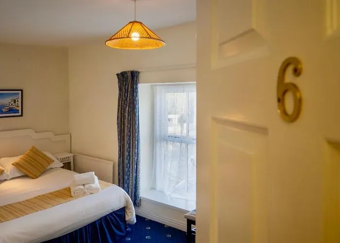 בית נופש White Heather House Town Square קליפדן