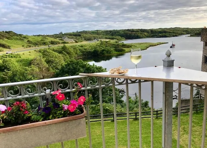 בית נופש White Heather House Town Square