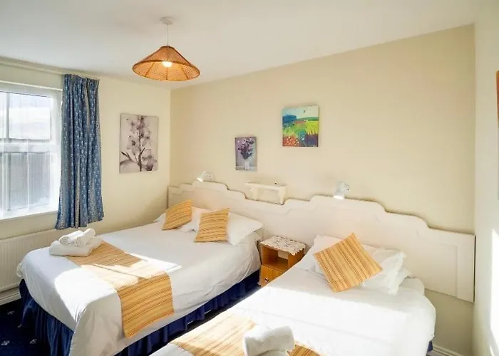 בית נופש White Heather House Town Square קליפדן